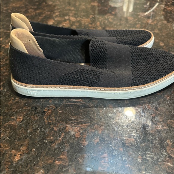 UGG® Alameda Sammy Slip-On Sneaker - Picture 11 of 11